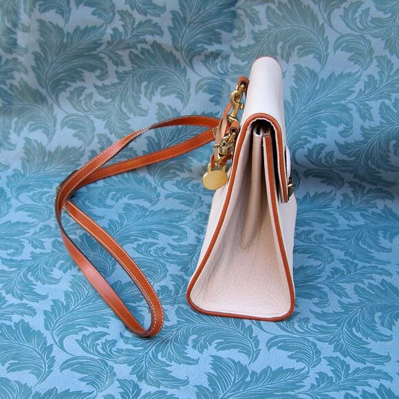 Vintage Dooney & Bourke Crossbody bag - Picture 4 of 16